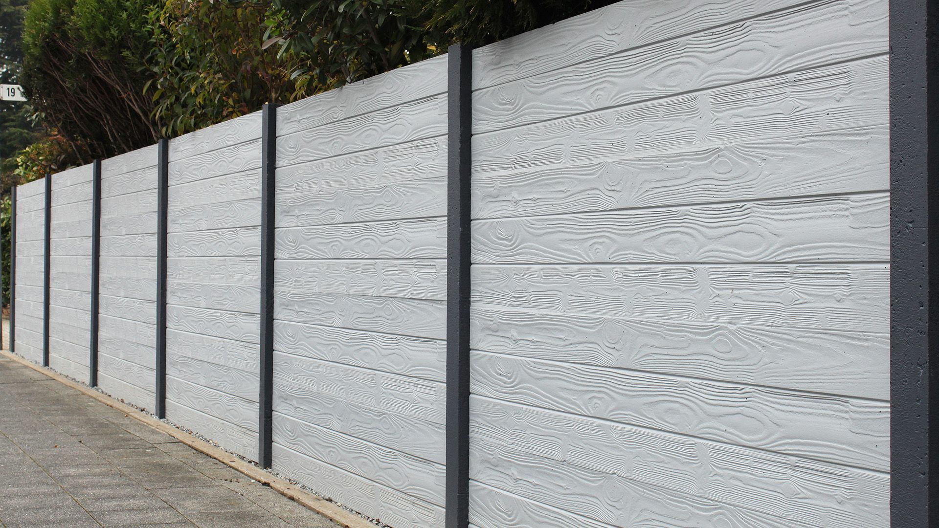 Betonzaun in Holzoptik Modell Prestige