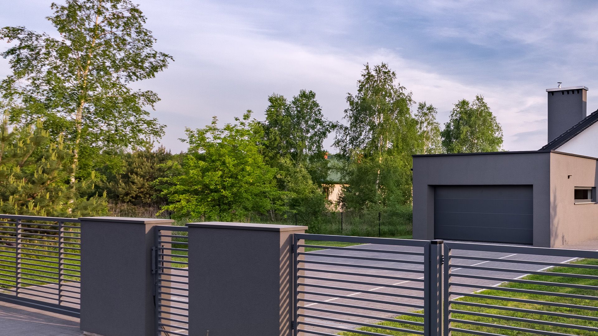 Modernzaun mit passendem Tor 