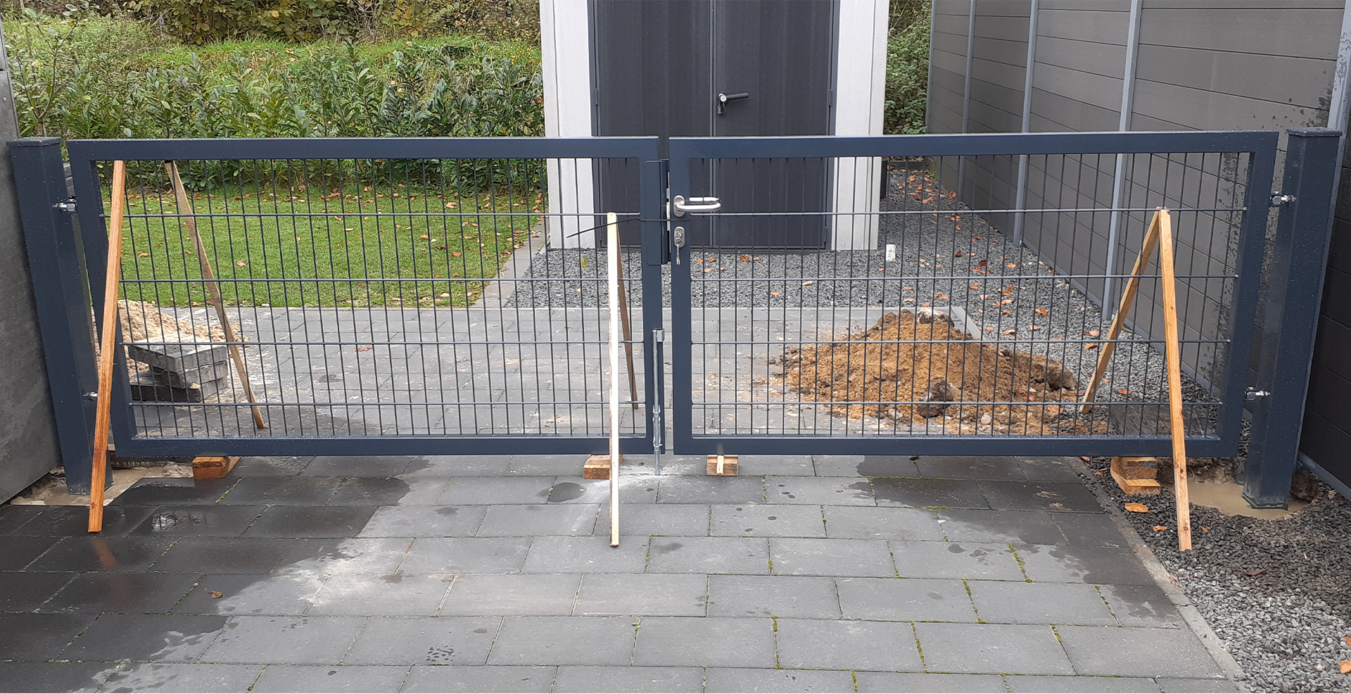 Zweiflügeliges Tor manuell