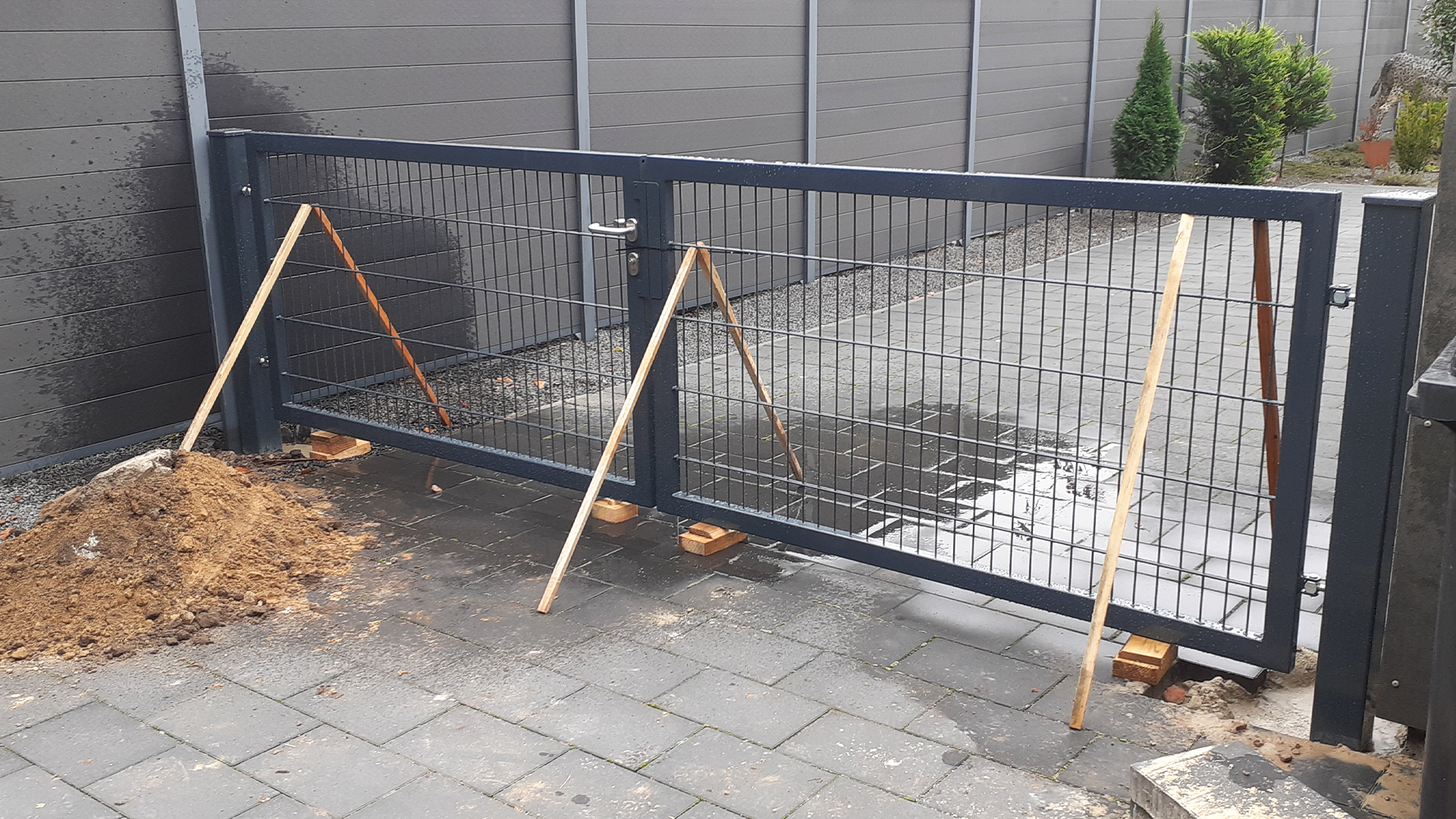 Zweiflügeliges Tor manuell